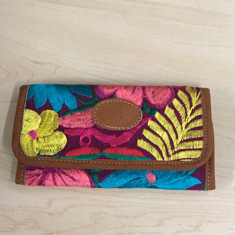 ♦️sold♦️Mexican Wallet Floral embroidered